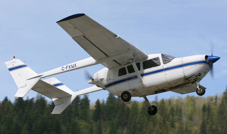 CESSNA 336 Skymaster C336 aircraft photograph