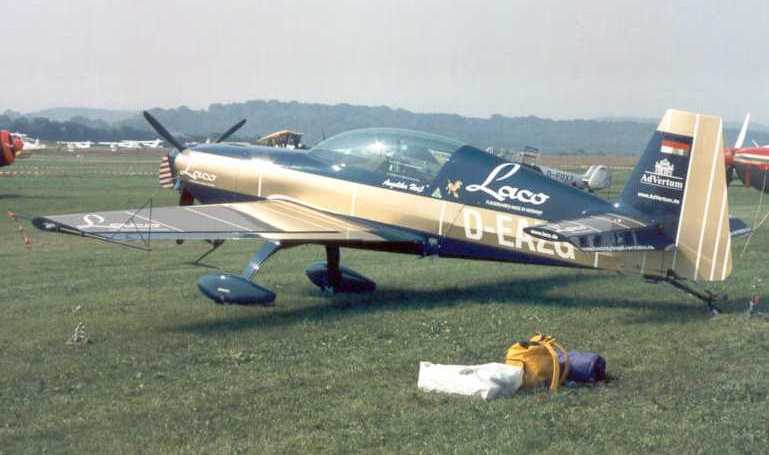 EXTRA EA-200 E200 aircraft photograph