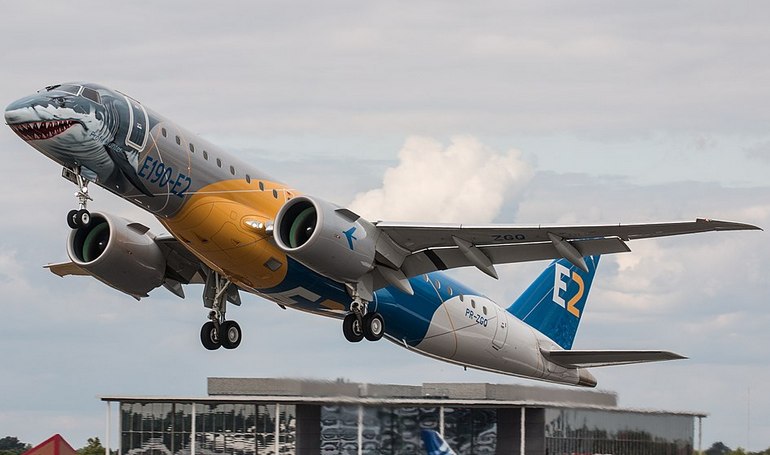 EMBRAER ERJ-190-300 EMBRAER E190-E2 E290 aircraft photograph