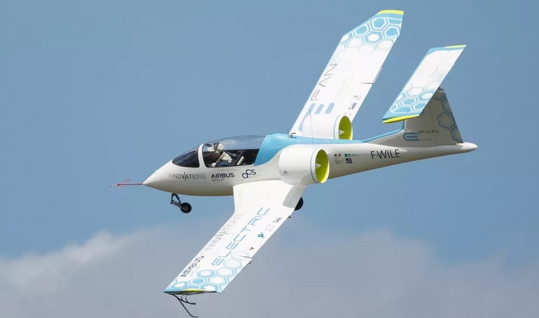 AIRBUS E-Fan EFAN aircraft photograph
