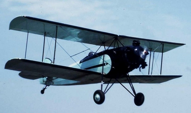 BOURDON Kitty Hawk VIKING (3) Kitty Hawk KITH aircraft photograph