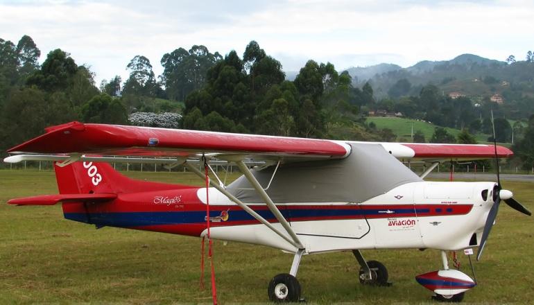 EAGLE AVIATION EA-100 IBIS (2) Magic MAGC aircraft photograph