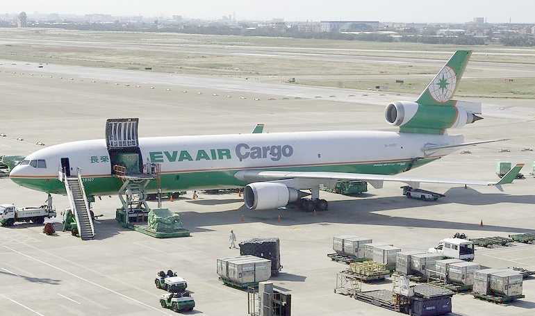BOEING MD-11 MCDONNELL DOUGLAS MD-11 MD11 aircraft photograph