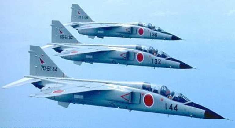 MITSUBISHI T-2 MT2 aircraft photograph
