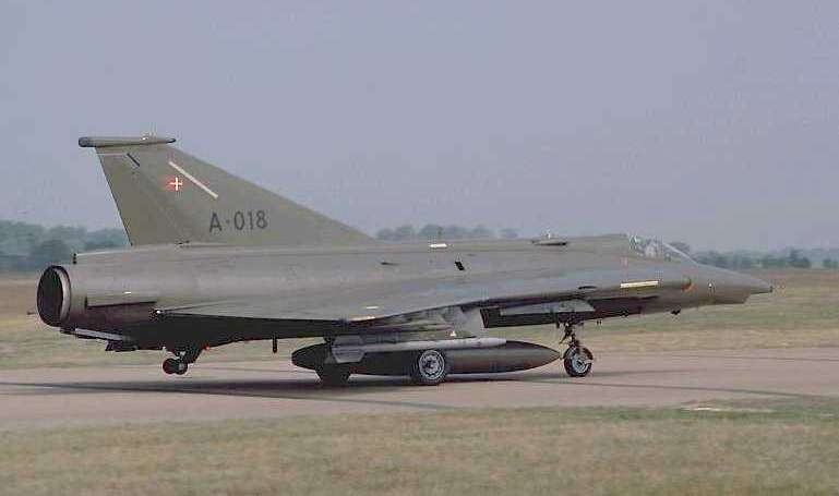 SAAB 35 Draken SAAB F-35 Draken SAAB J35 Draken SAAB RF-35 Draken SAAB Sk35 Draken SAAB TF-35 Draken VALMET 35 Draken SB35 aircraft photograph