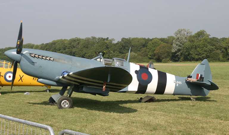 THUNDER WINGS Supermarine Spitfire TSPT aircraft photograph