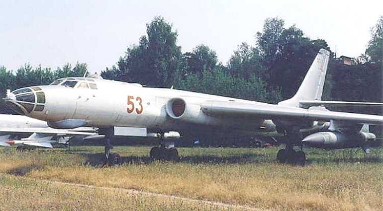 TUPOLEV Tu-16 XIAN H-6 TU16 aircraft photograph