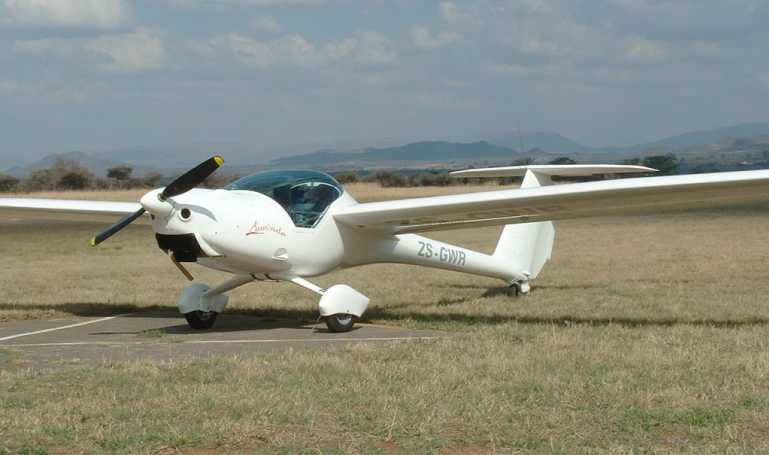 DISTAR UFM-13 Lambada URBAN UFM-13 Lambada URBAN UFM-11 Lambada UF13 aircraft photograph